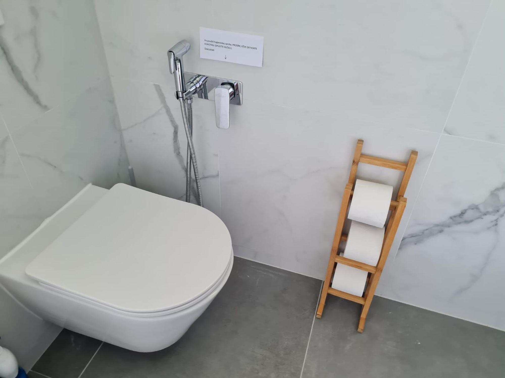 Beachfront Comfort Apartments Sinajko بودغورا الغرفة الصورة
